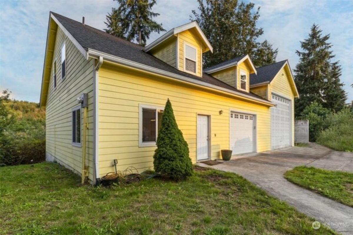 Picture of Home For Sale in Poulsbo, Washington, United States