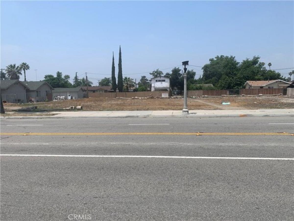 Picture of Residential Land For Sale in San Bernardino, California, United States