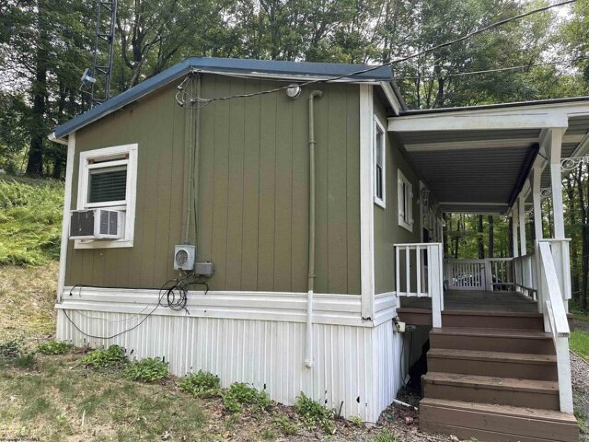 Picture of Home For Sale in Montrose, West Virginia, United States