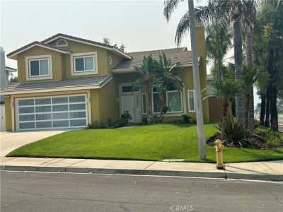 Home For Sale in Grand Terrace, California