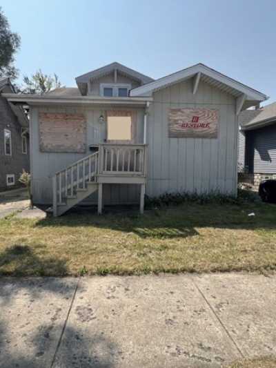 Home For Sale in Calumet City, Illinois