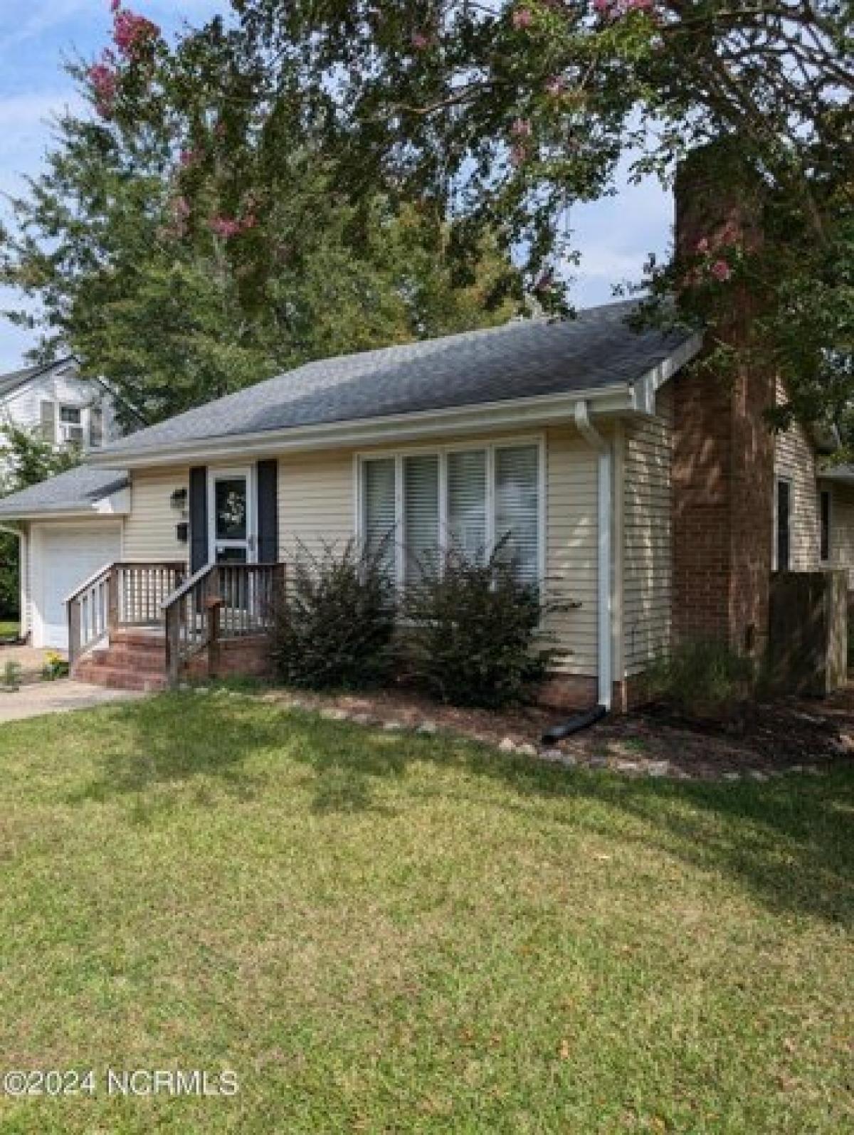 Picture of Home For Sale in Elizabeth City, North Carolina, United States