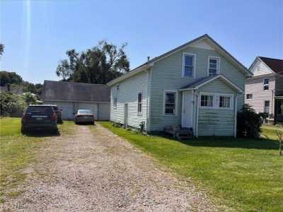 Home For Sale in Conneaut, Ohio