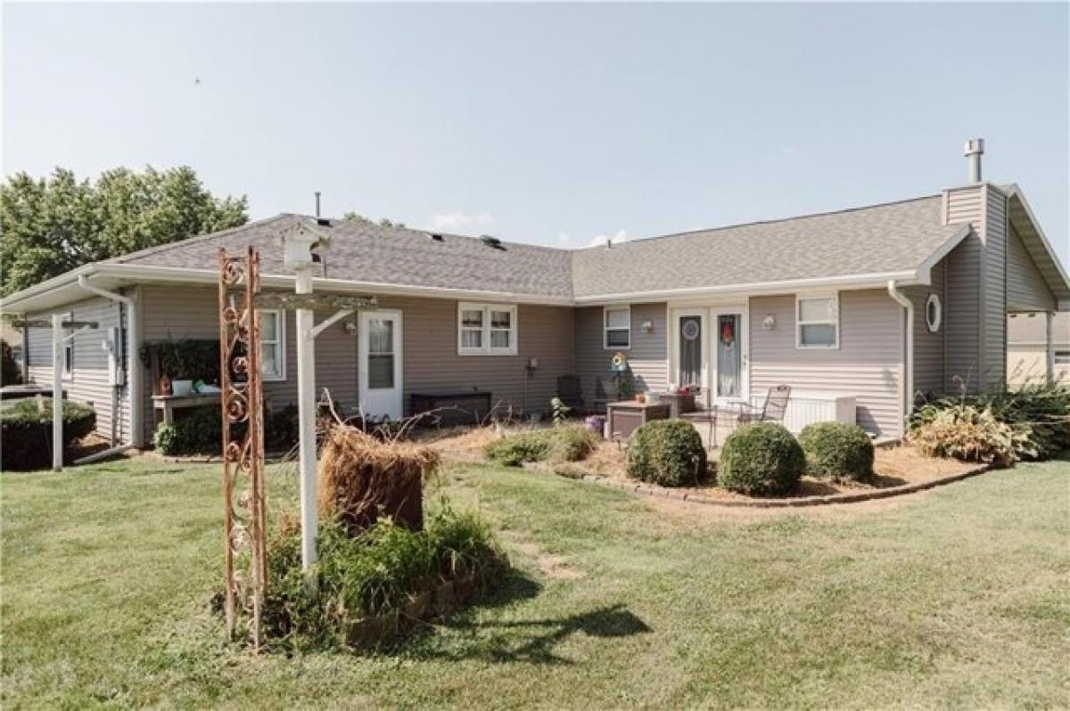 Picture of Home For Sale in Assumption, Illinois, United States