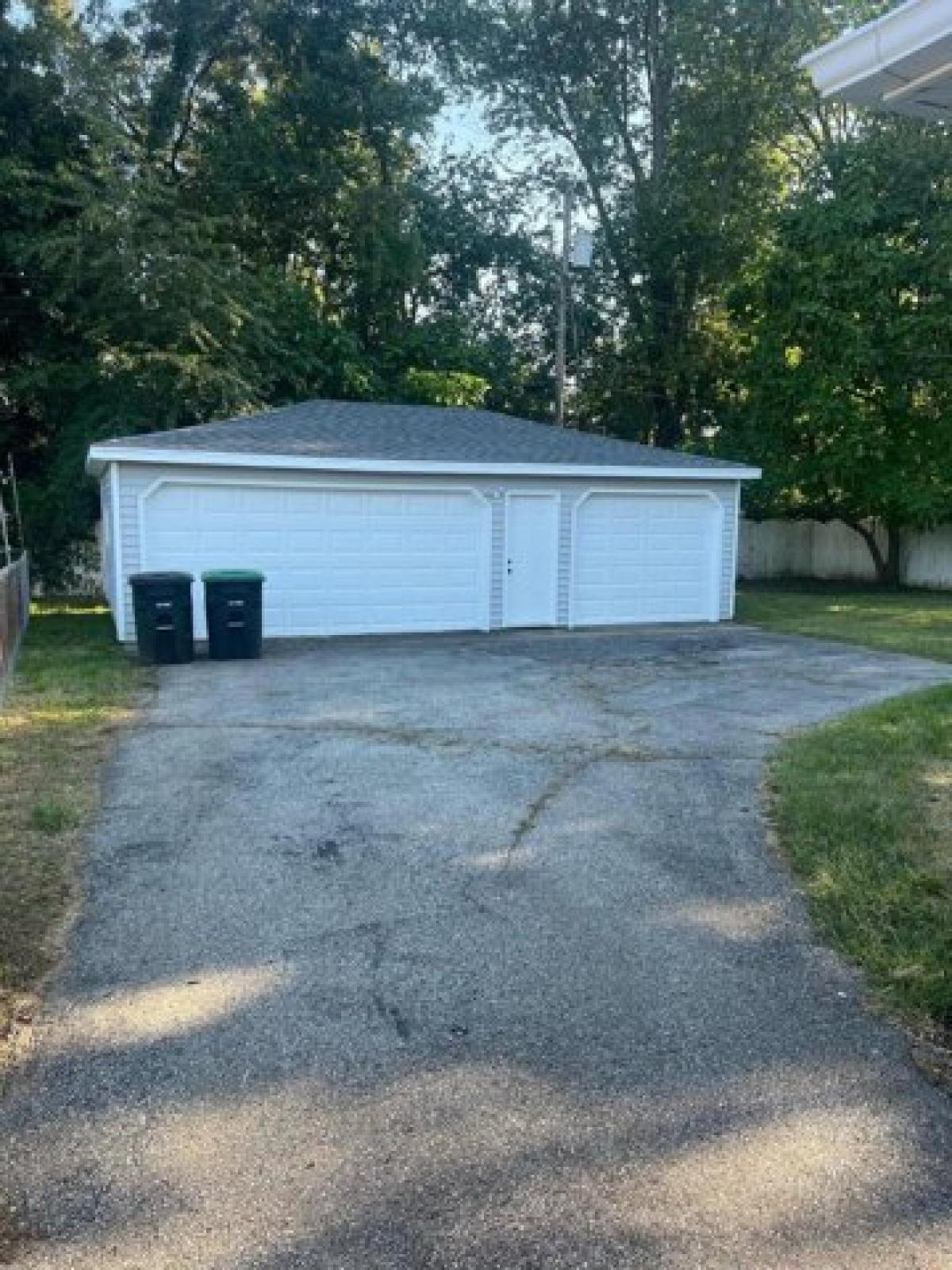 Picture of Home For Sale in Hobart, Indiana, United States