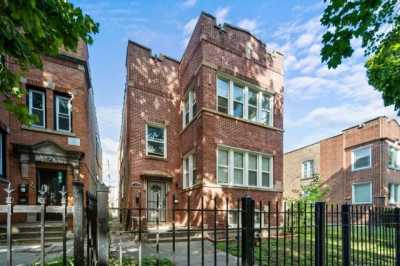 Home For Rent in Chicago, Illinois