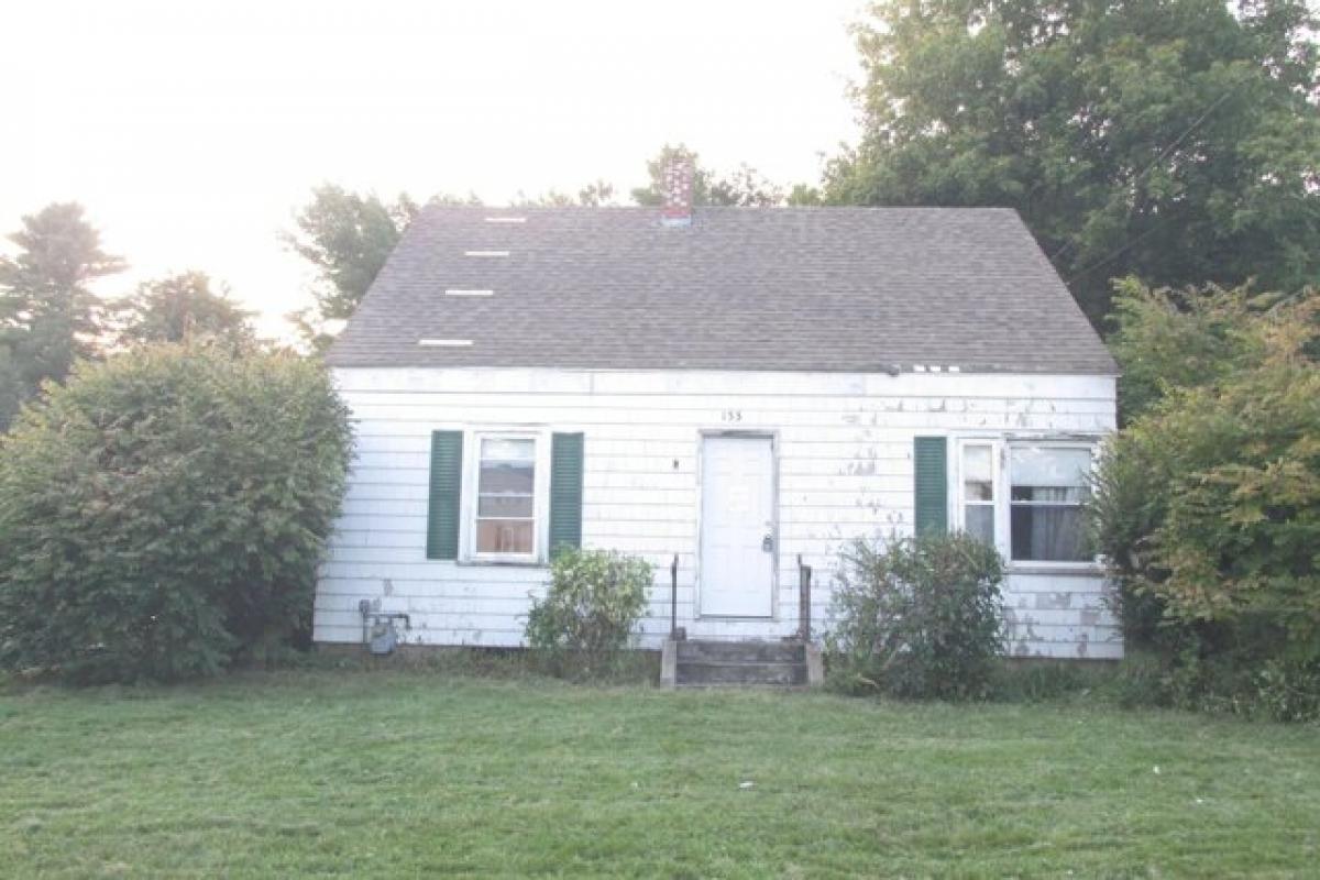 Picture of Home For Sale in Auburn, Maine, United States