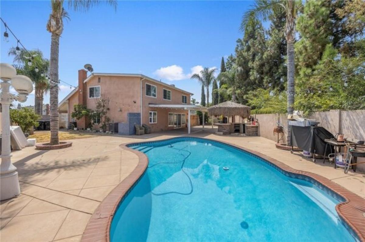 Picture of Home For Sale in Anaheim, California, United States