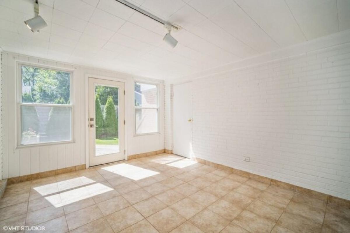 Picture of Home For Rent in Highland Park, Illinois, United States