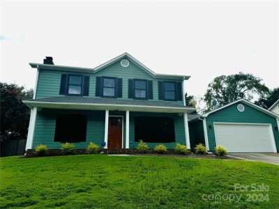 Home For Sale in Huntersville, North Carolina