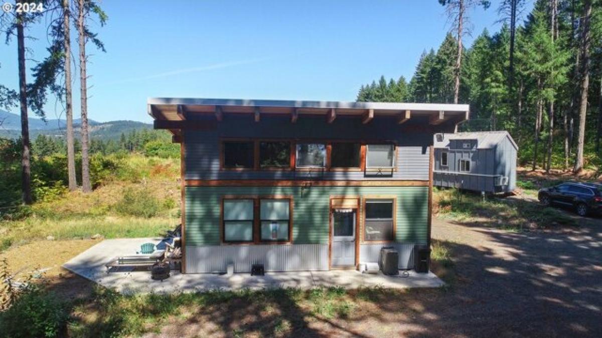 Picture of Home For Sale in Husum, Washington, United States