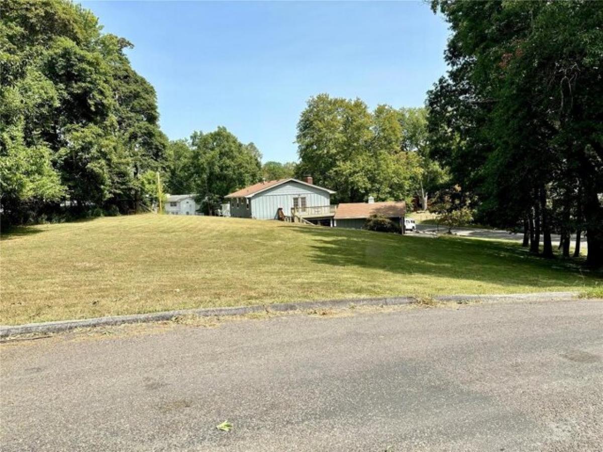 Picture of Residential Land For Sale in Edwardsville, Illinois, United States