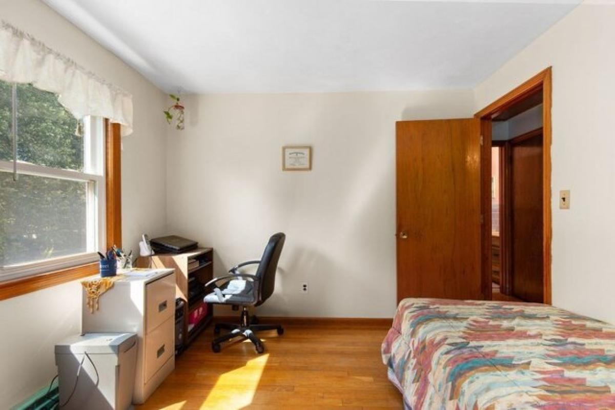 Picture of Home For Sale in Brockton, Massachusetts, United States