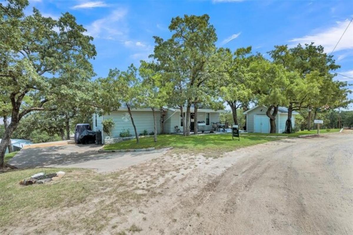 Picture of Home For Sale in Nocona, Texas, United States