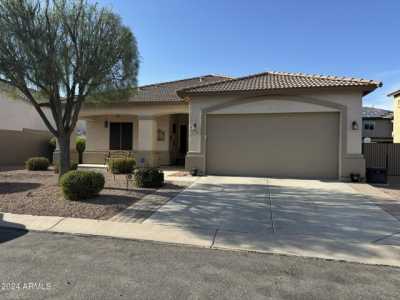 Home For Sale in Goodyear, Arizona