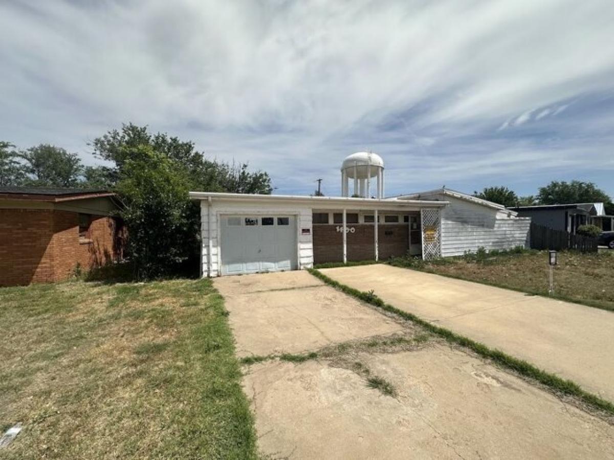 Picture of Home For Sale in Pampa, Texas, United States