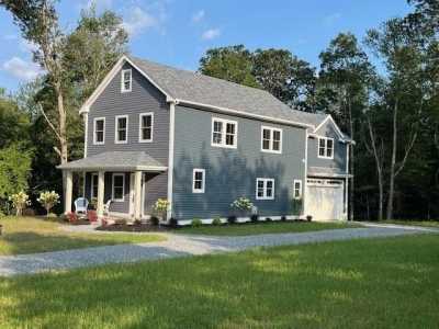 Home For Sale in Tiverton, Rhode Island