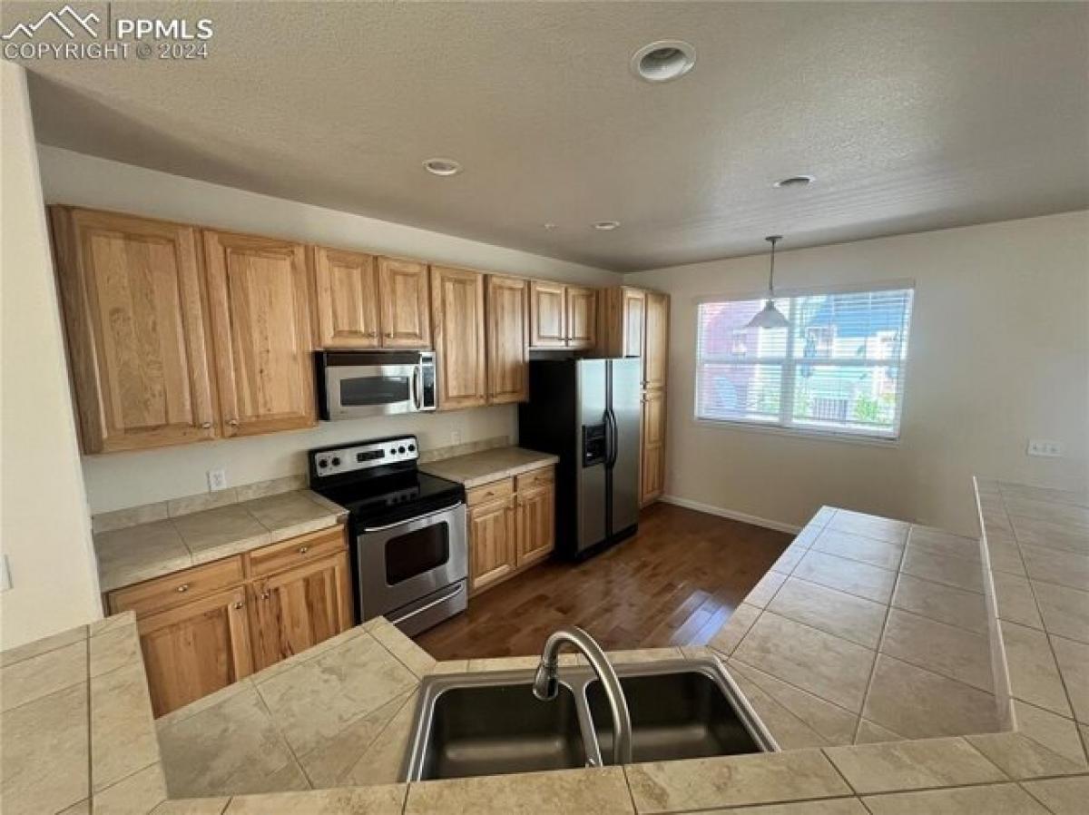 Picture of Home For Sale in Colorado Springs, Colorado, United States