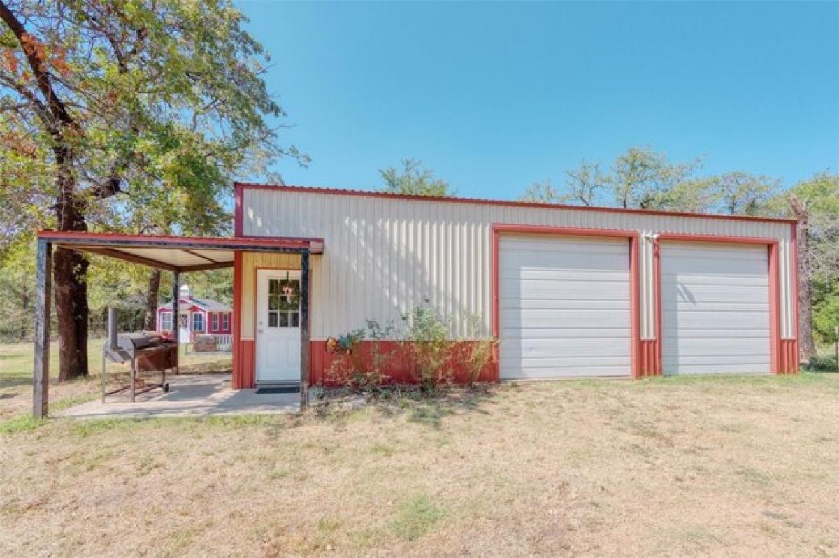 Picture of Home For Sale in Pilot Point, Texas, United States