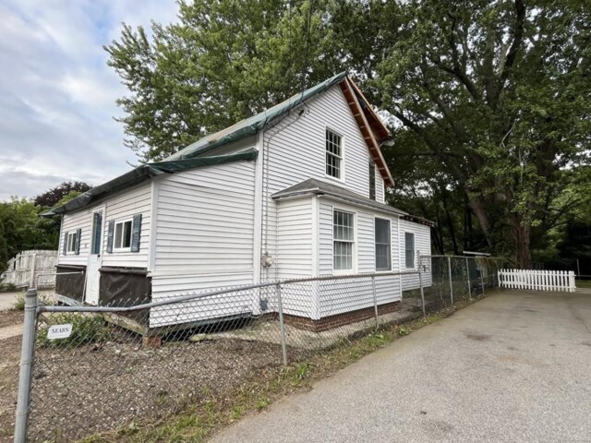 Picture of Home For Sale in Norwich, Connecticut, United States