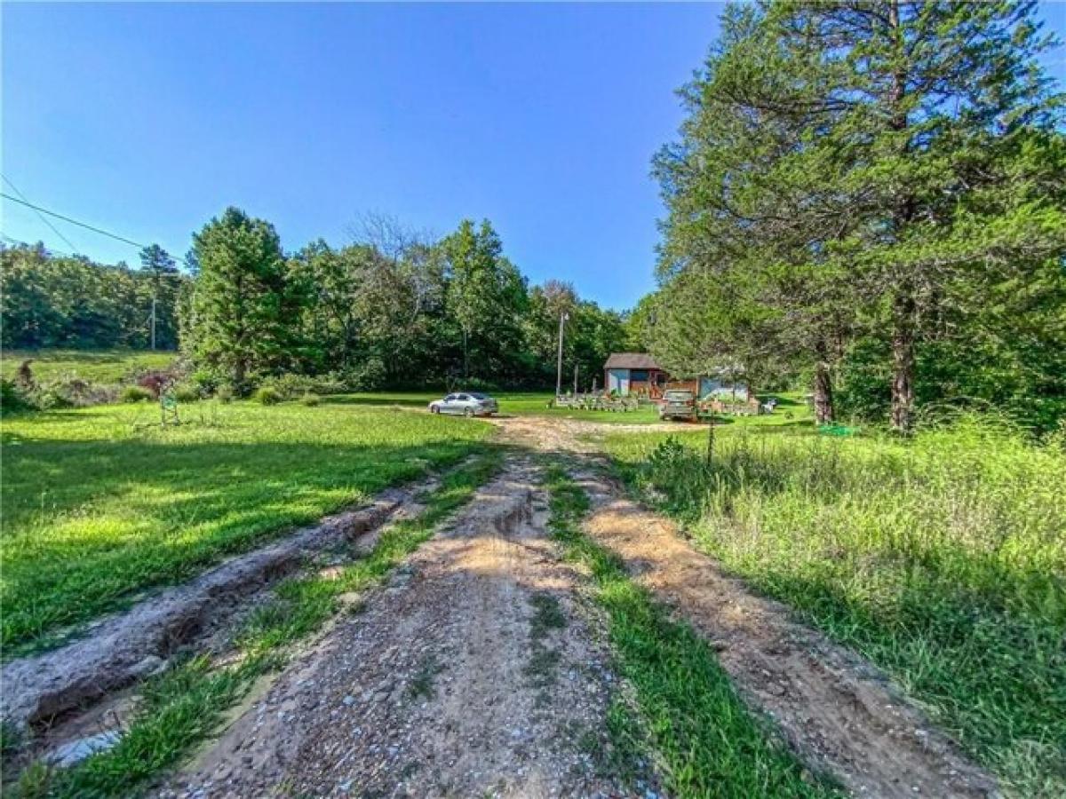 Picture of Home For Sale in Harrison, Arkansas, United States