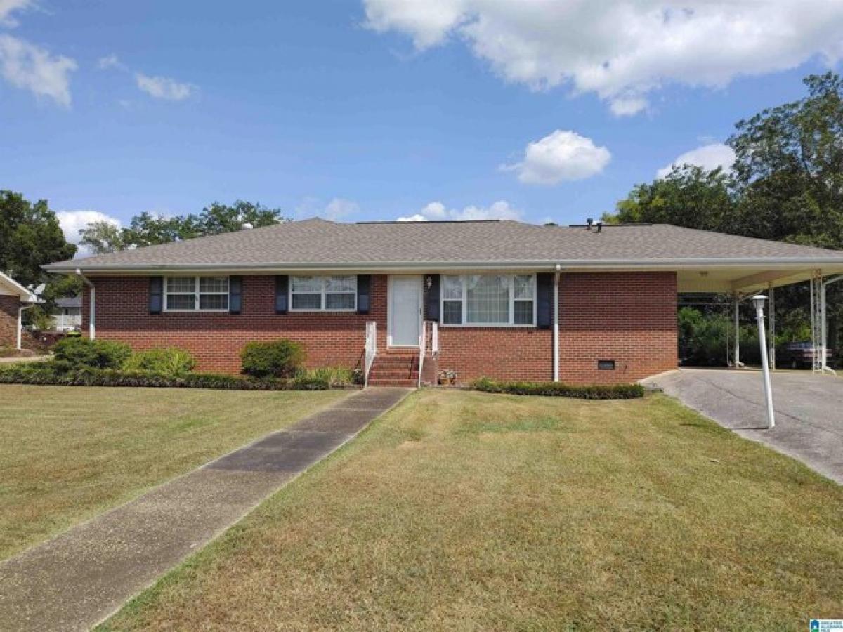 Picture of Home For Sale in Sylacauga, Alabama, United States