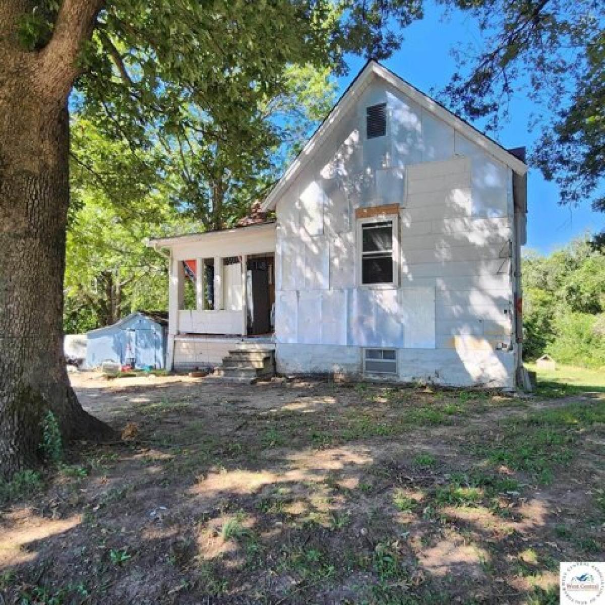 Picture of Home For Sale in Clinton, Missouri, United States