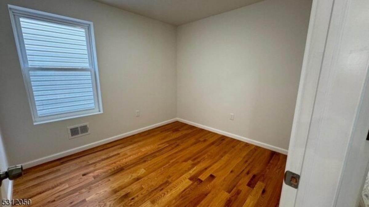 Picture of Home For Rent in Newark, New Jersey, United States