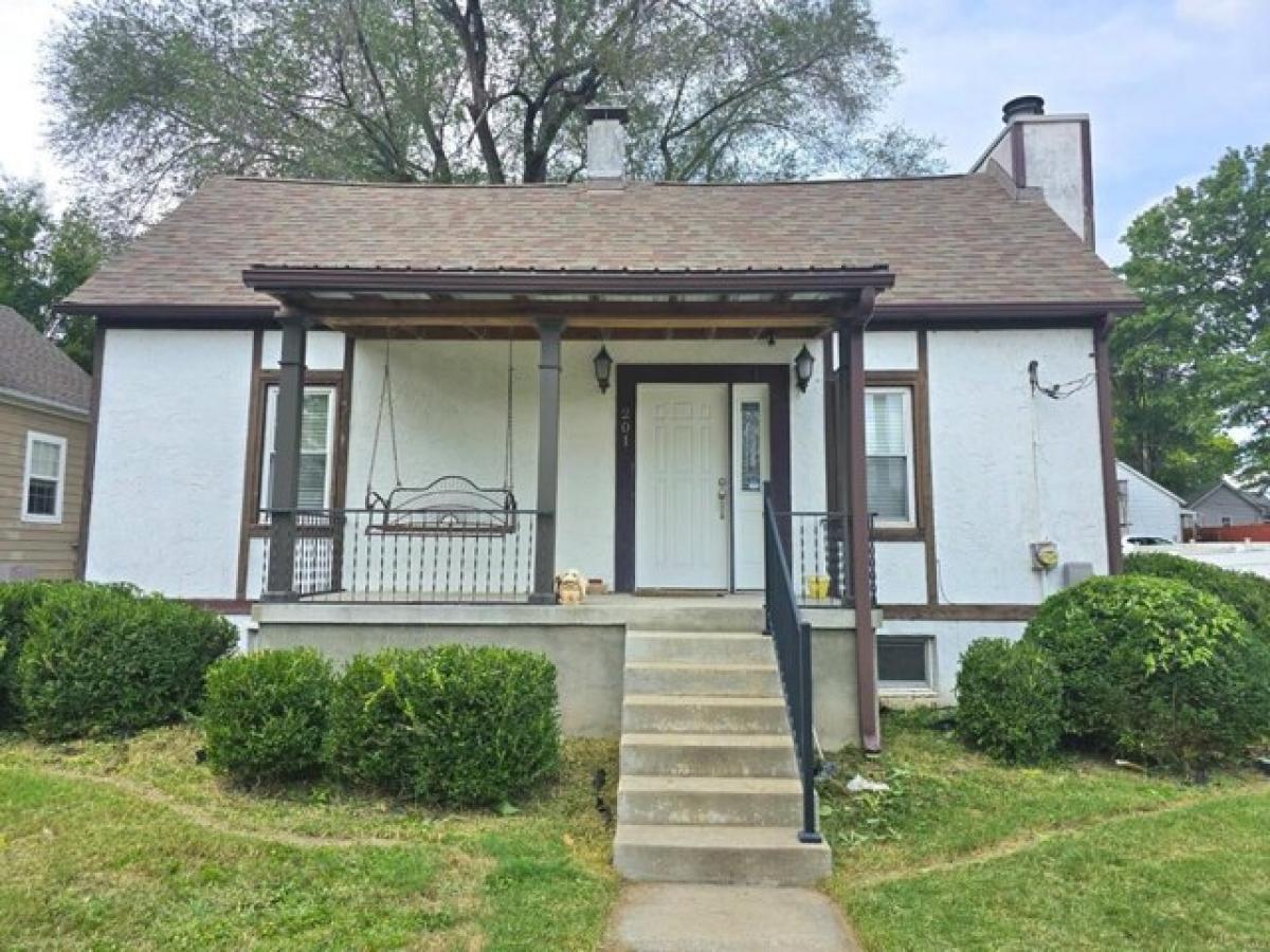 Picture of Home For Sale in Maryville, Illinois, United States