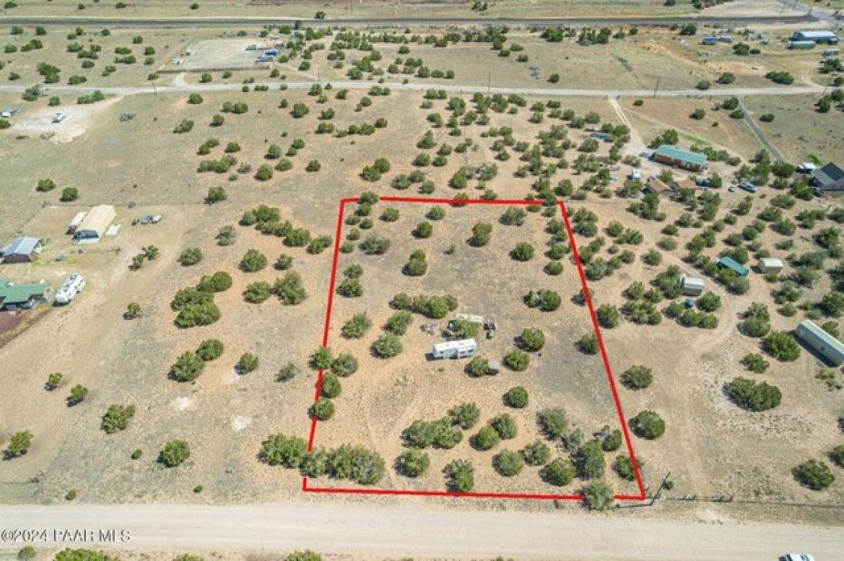 Picture of Residential Land For Sale in Seligman, Arizona, United States