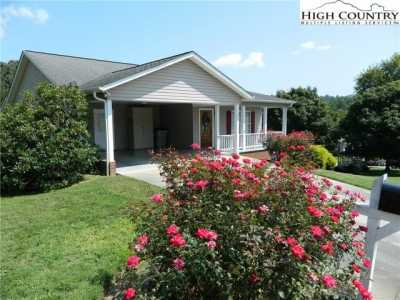 Home For Sale in Lenoir, North Carolina