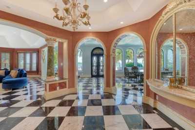 Home For Sale in Sarasota, Florida