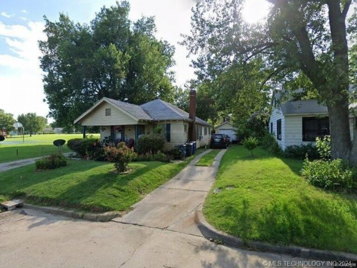 Picture of Home For Sale in Tulsa, Oklahoma, United States