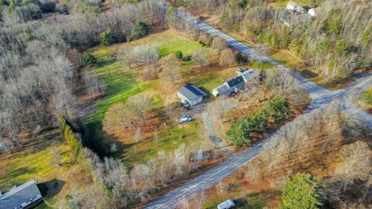 Picture of Home For Sale in Winslow, Maine, United States