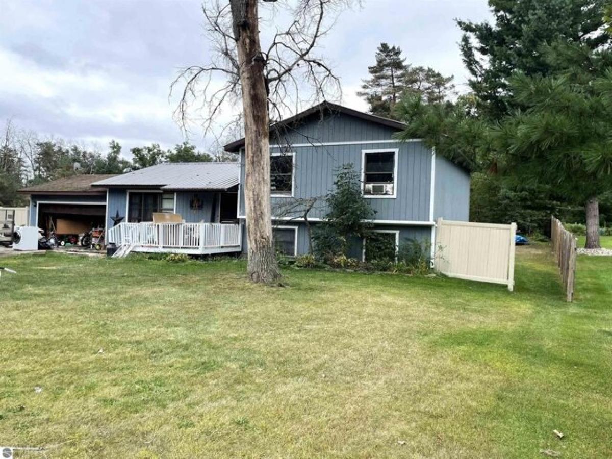 Picture of Home For Sale in West Branch, Michigan, United States