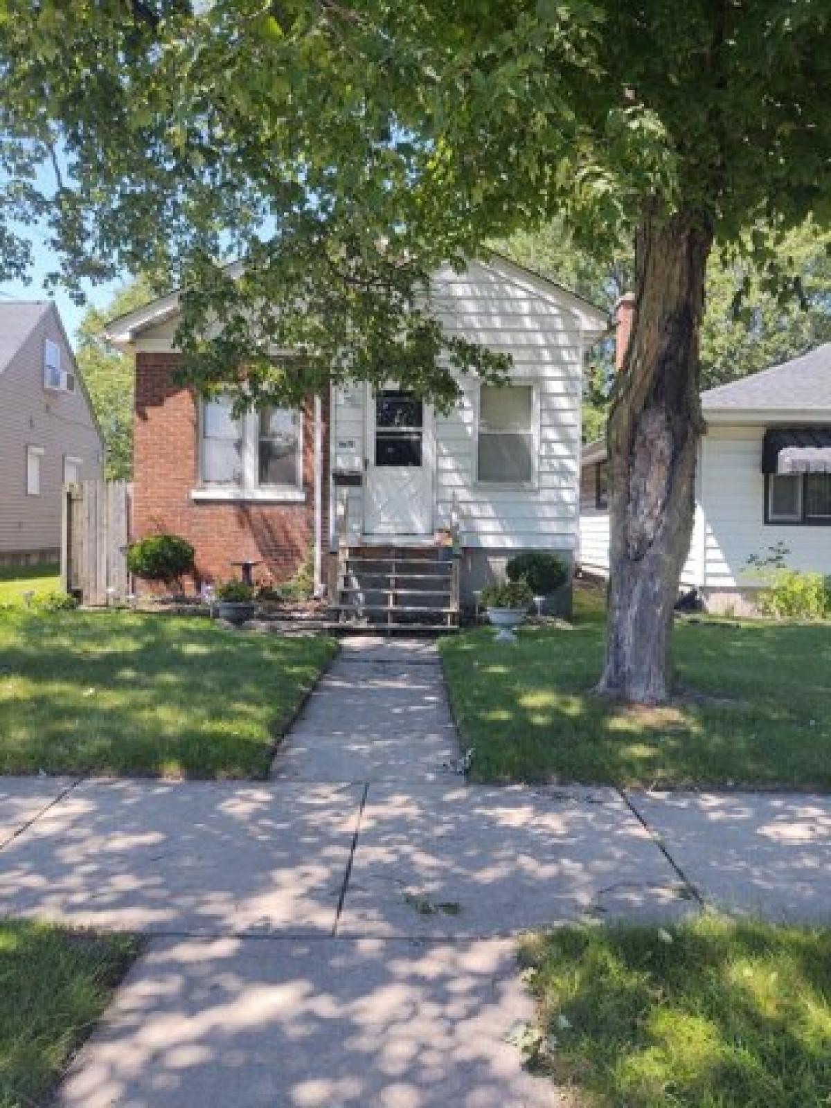 Picture of Home For Sale in Gary, Indiana, United States