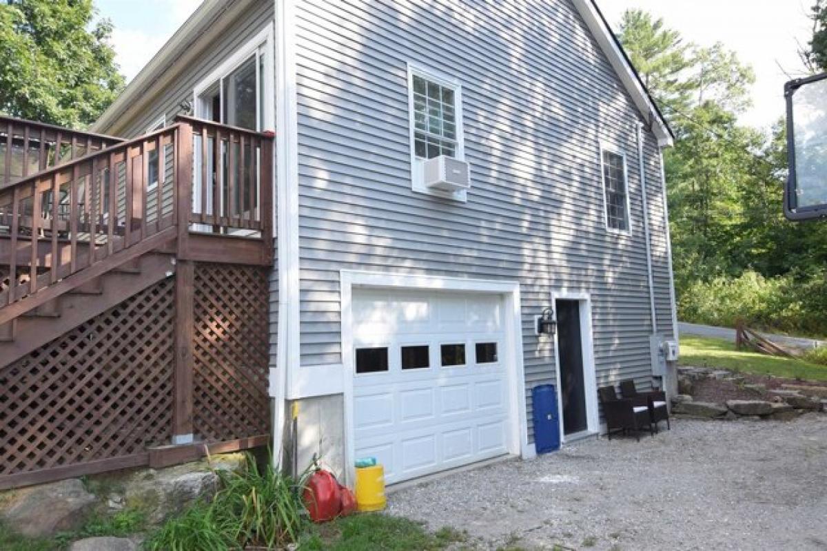 Picture of Home For Sale in Newport, New Hampshire, United States