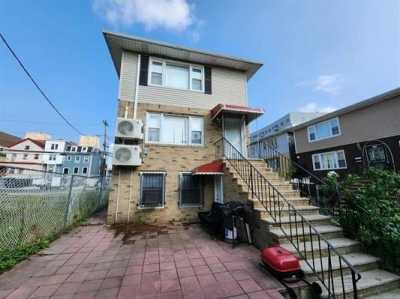 Home For Rent in Jersey City, New Jersey