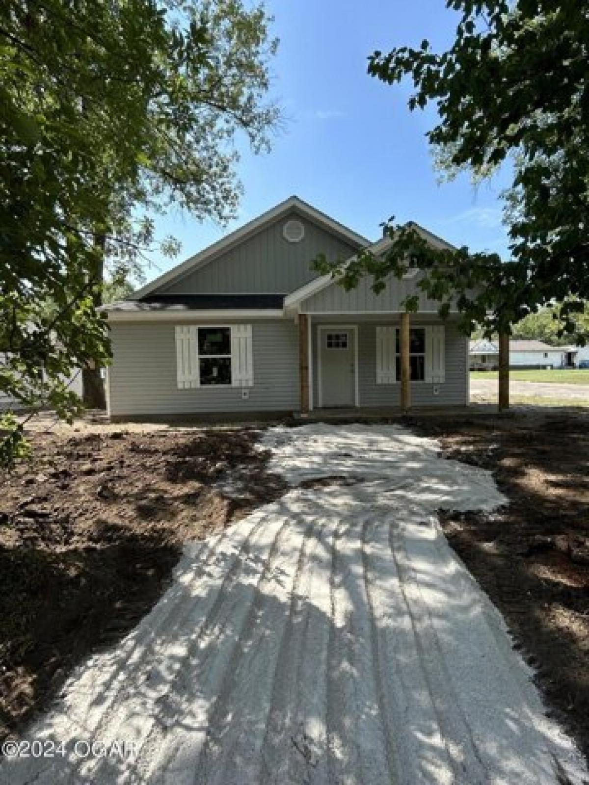 Picture of Home For Sale in Carterville, Missouri, United States