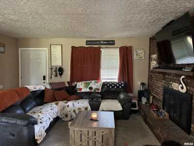 Home For Sale in Thompsonville, Illinois