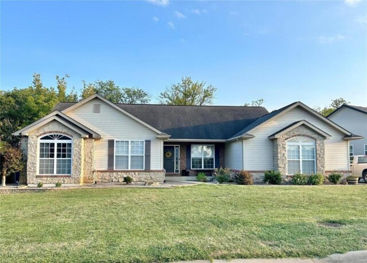 Picture of Home For Sale in Waterloo, Illinois, United States