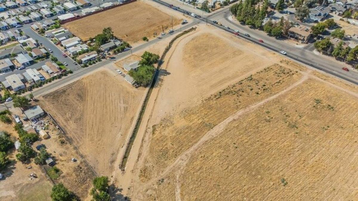 Picture of Residential Land For Sale in Fresno, California, United States