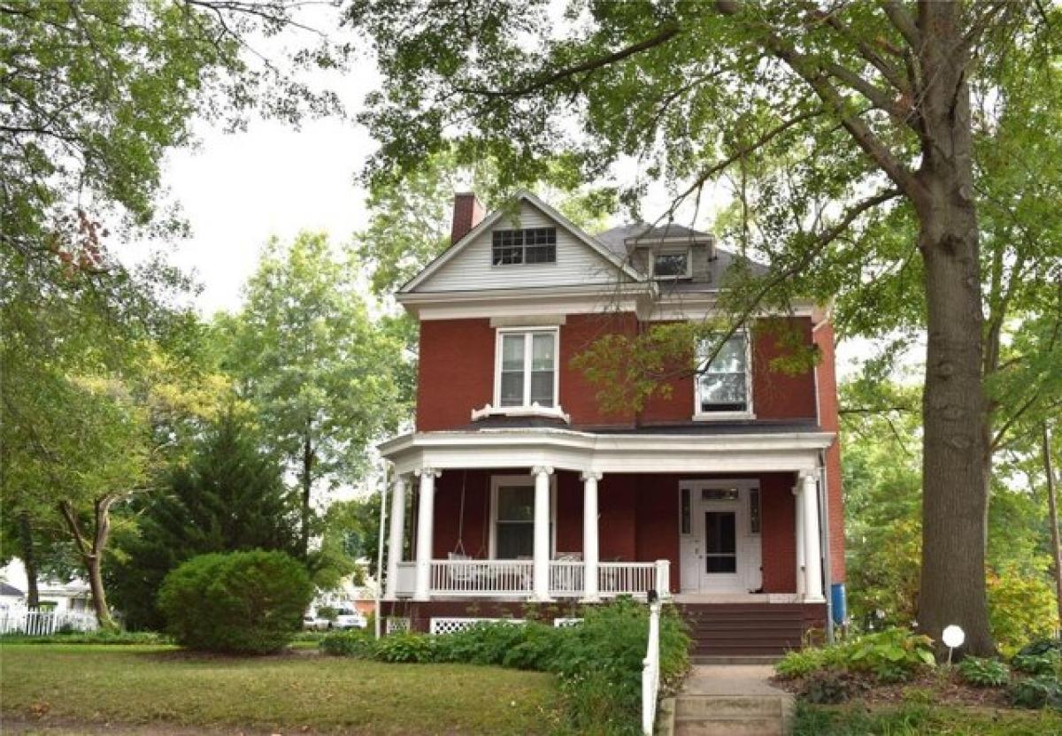 Picture of Home For Sale in Belleville, Illinois, United States