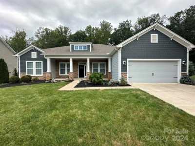 Home For Sale in Mooresville, North Carolina