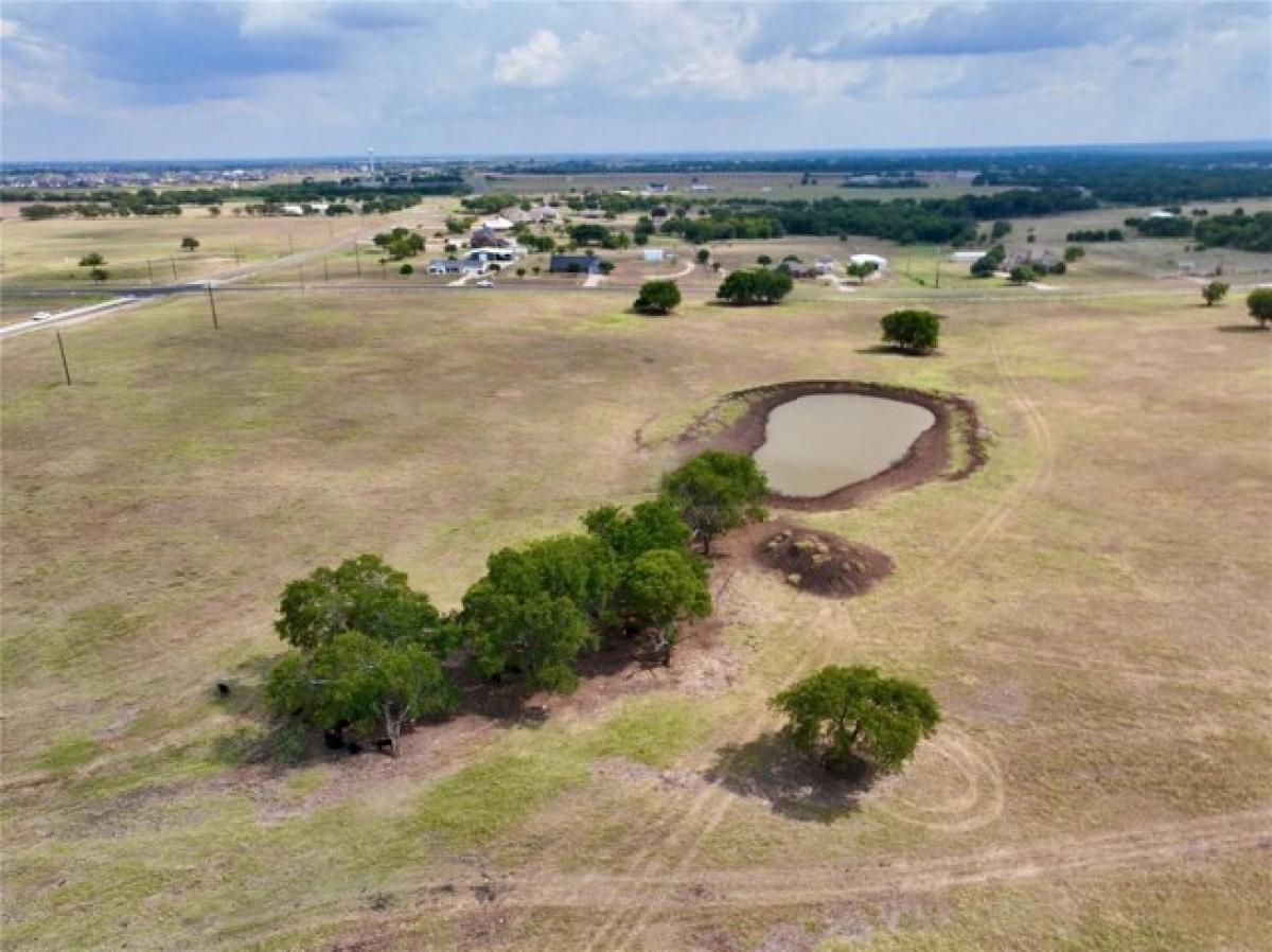 Picture of Residential Land For Sale in Waxahachie, Texas, United States