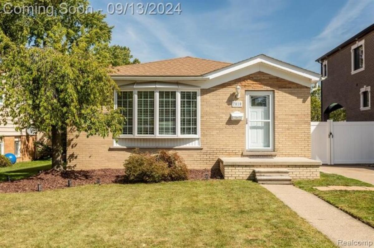 Picture of Home For Sale in Dearborn Heights, Michigan, United States