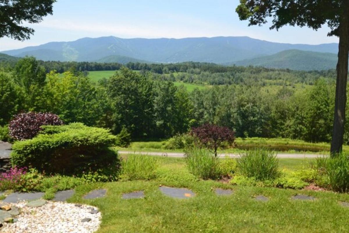 Picture of Home For Sale in Warren, Vermont, United States