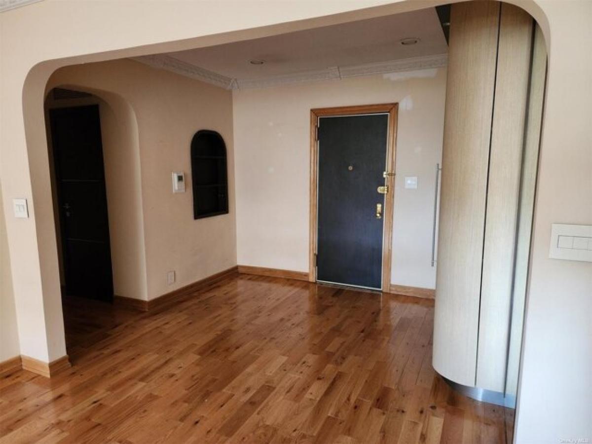 Picture of Apartment For Rent in Rego Park, New York, United States