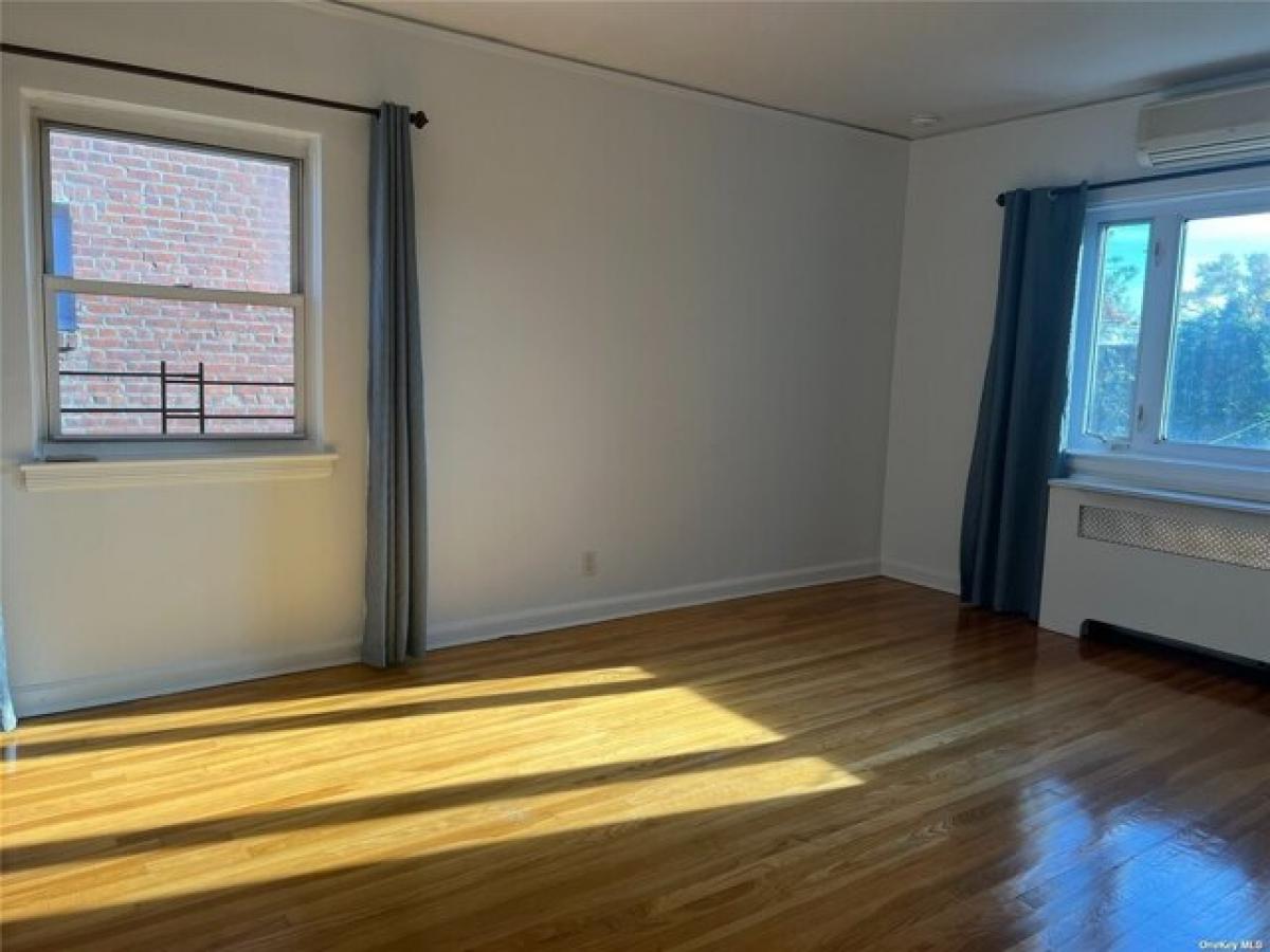 Picture of Home For Rent in Forest Hills, New York, United States