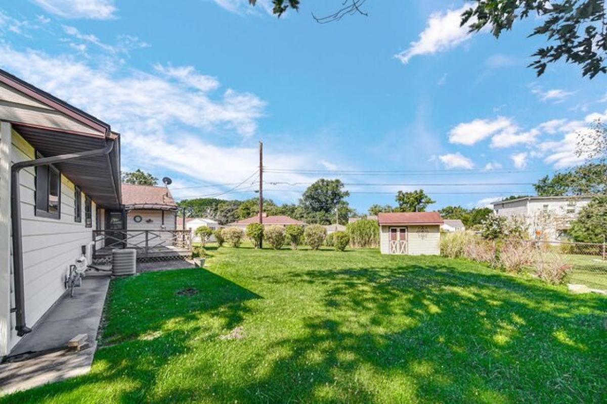 Picture of Home For Sale in Hobart, Indiana, United States